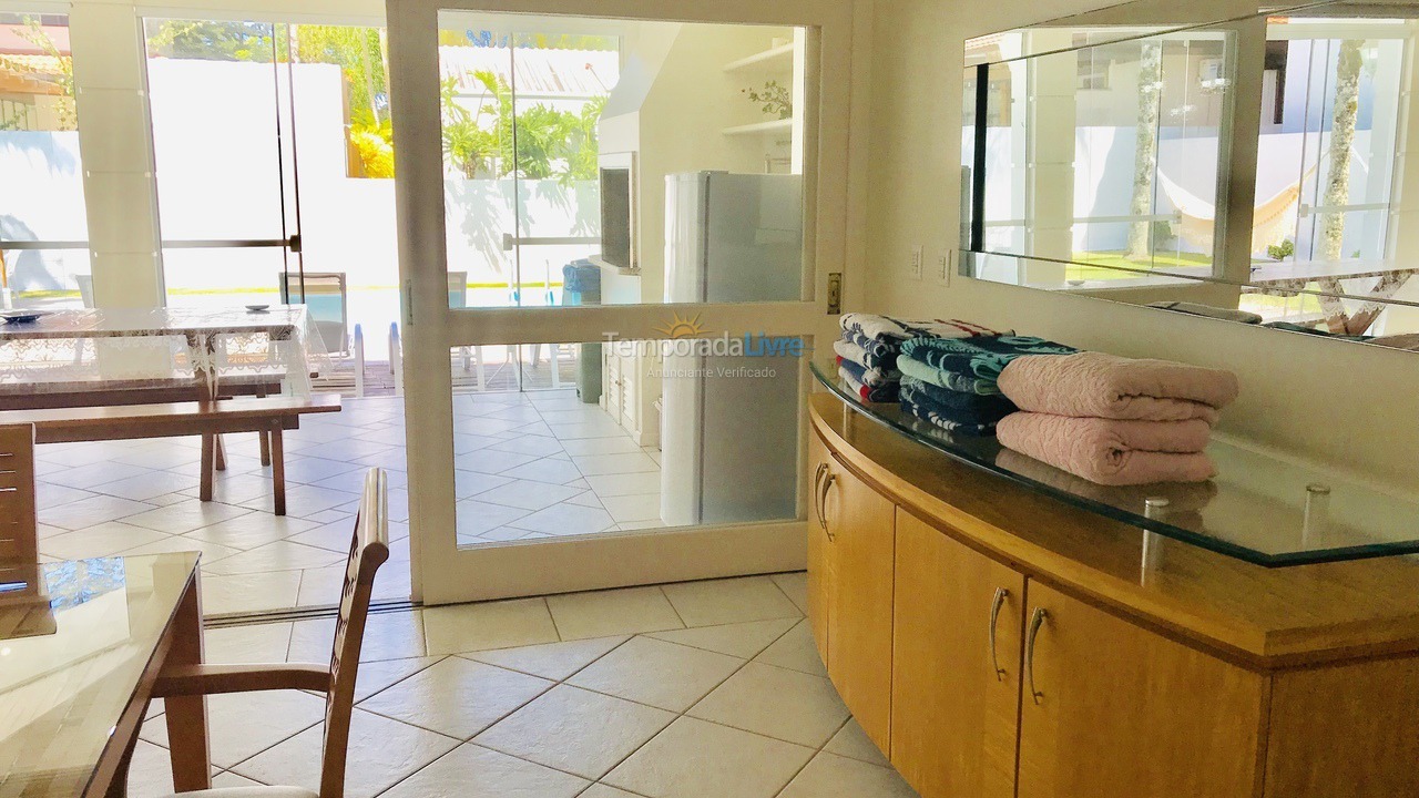 Casa para aluguel de temporada em Florianopolis (Jurerê Internacional)
