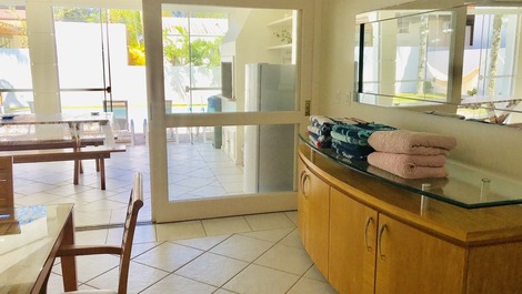 Casa 50m do mar - 17 PESSOAS - DISPONÍVEL CARNAVAL