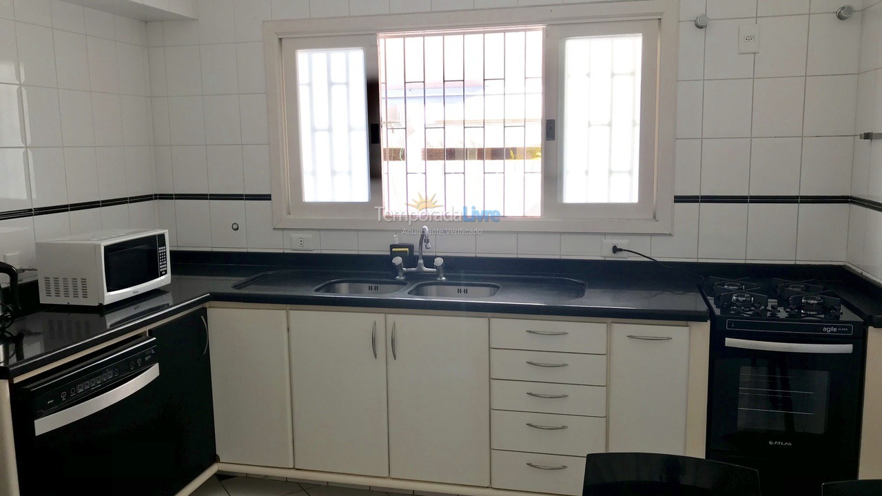 Casa para aluguel de temporada em Florianopolis (Jurerê Internacional)