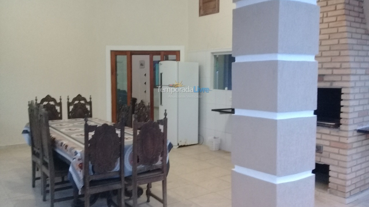 Casa para alquiler de vacaciones em Bertioga (Boraceia)