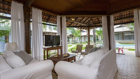 Linda Casa C/ Piscina Praia de Mariscal Cond. Fechado