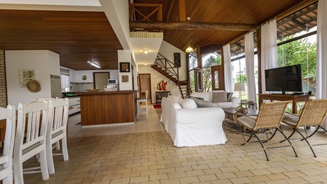 Linda Casa C/ Piscina Praia de Mariscal Cond. Fechado