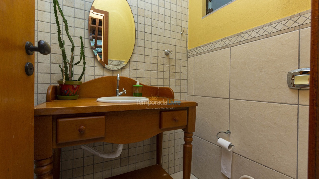 Casa para aluguel de temporada em Bombinhas (Mariscal)