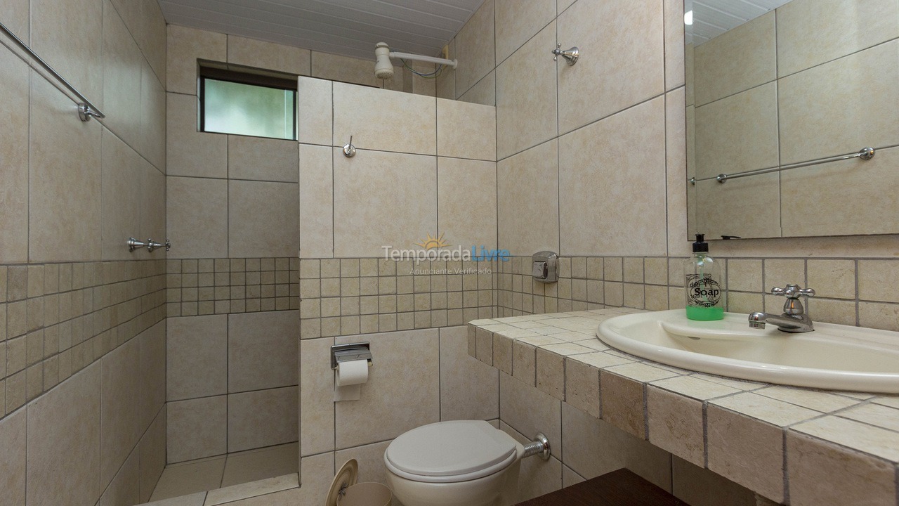 Casa para aluguel de temporada em Bombinhas (Mariscal)