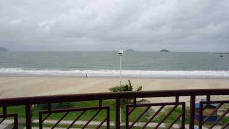 Great sea front apartment, balcony with barbecue, 2 garages