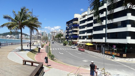 GREAT THREE BEDROOMS IN FRONT OF THE SEA