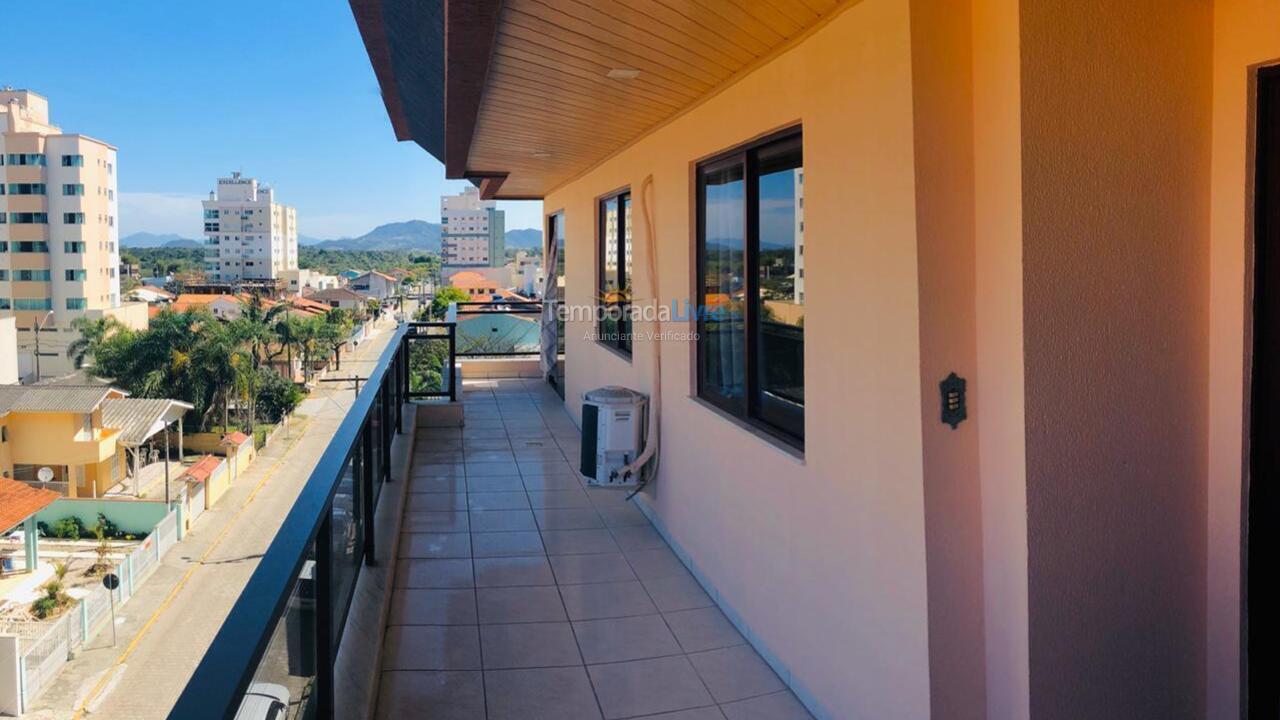 Apartamento para alquiler de vacaciones em Itapema (Meia Praia)