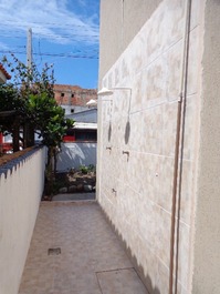 Ótima kitinete completa com vista para o mar, garagem, na Prainha