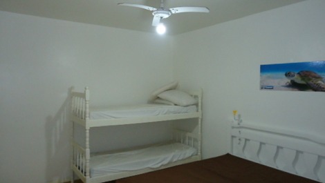 Ótima kitinete completa com vista para o mar, garagem, na Prainha