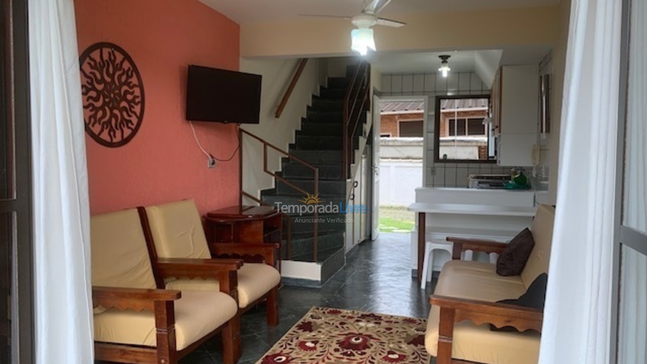 Casa para aluguel de temporada em Ubatuba (Praia das Toninhas)