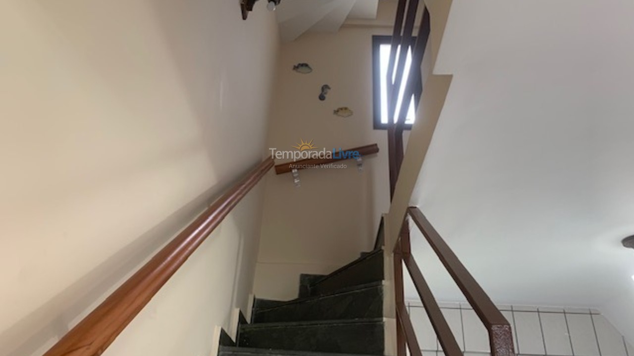 Casa para aluguel de temporada em Ubatuba (Praia das Toninhas)