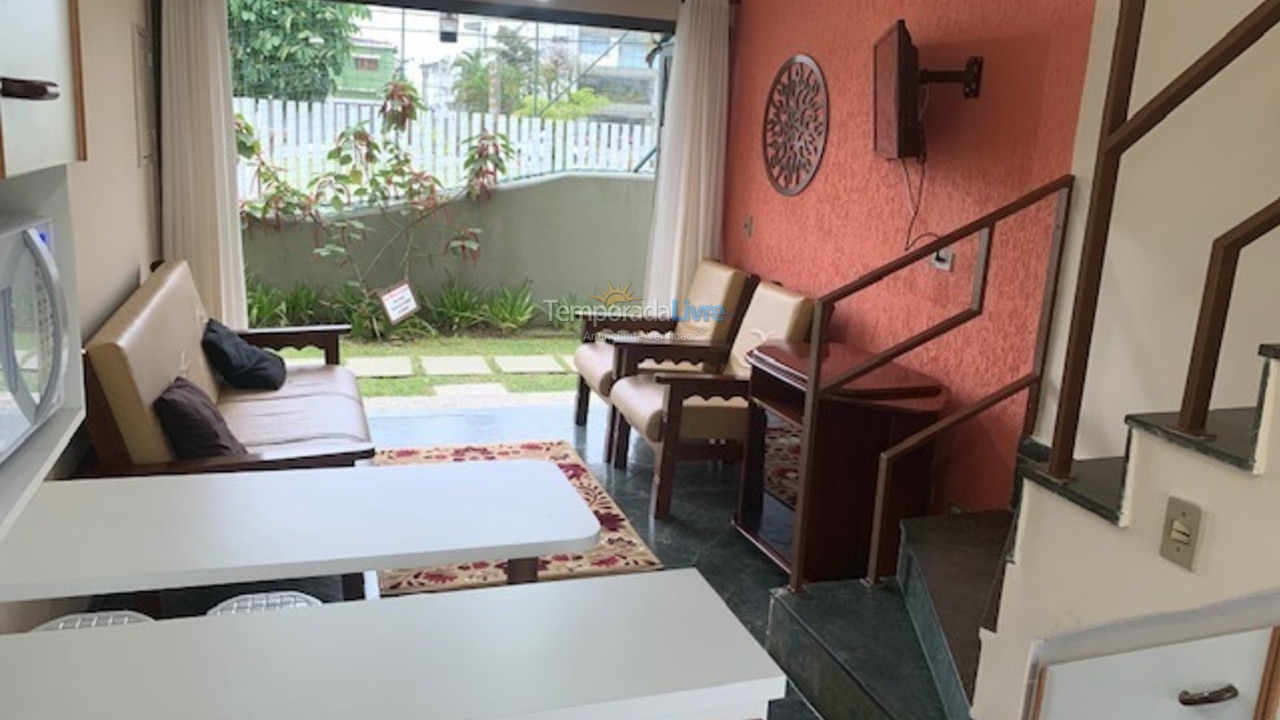 Casa para aluguel de temporada em Ubatuba (Praia das Toninhas)