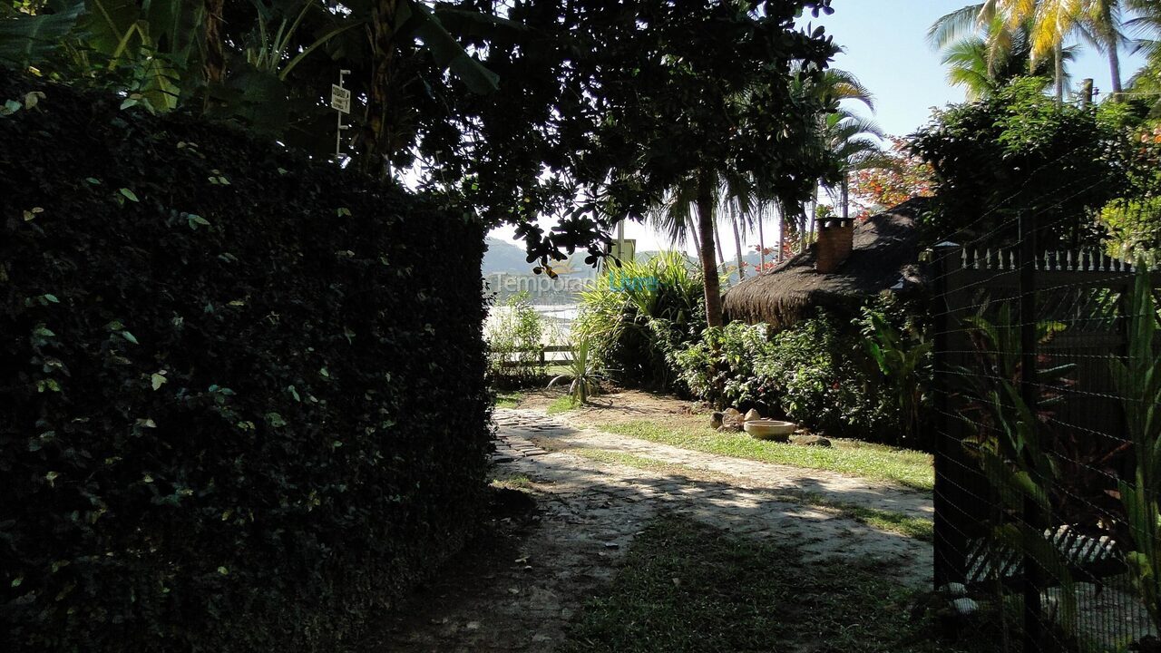Casa para alquiler de vacaciones em Ubatuba (Enseada)