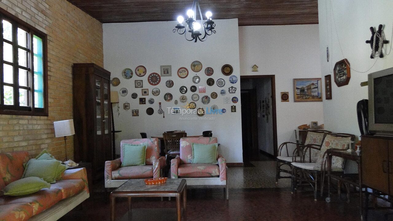 Casa para alquiler de vacaciones em Ubatuba (Enseada)