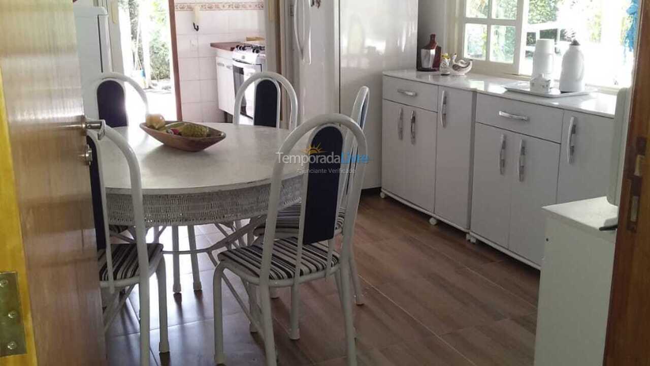 Casa para alquiler de vacaciones em Ubatuba (Praia do Lázaro)