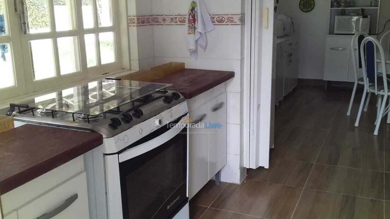 Casa para alquiler de vacaciones em Ubatuba (Praia do Lázaro)