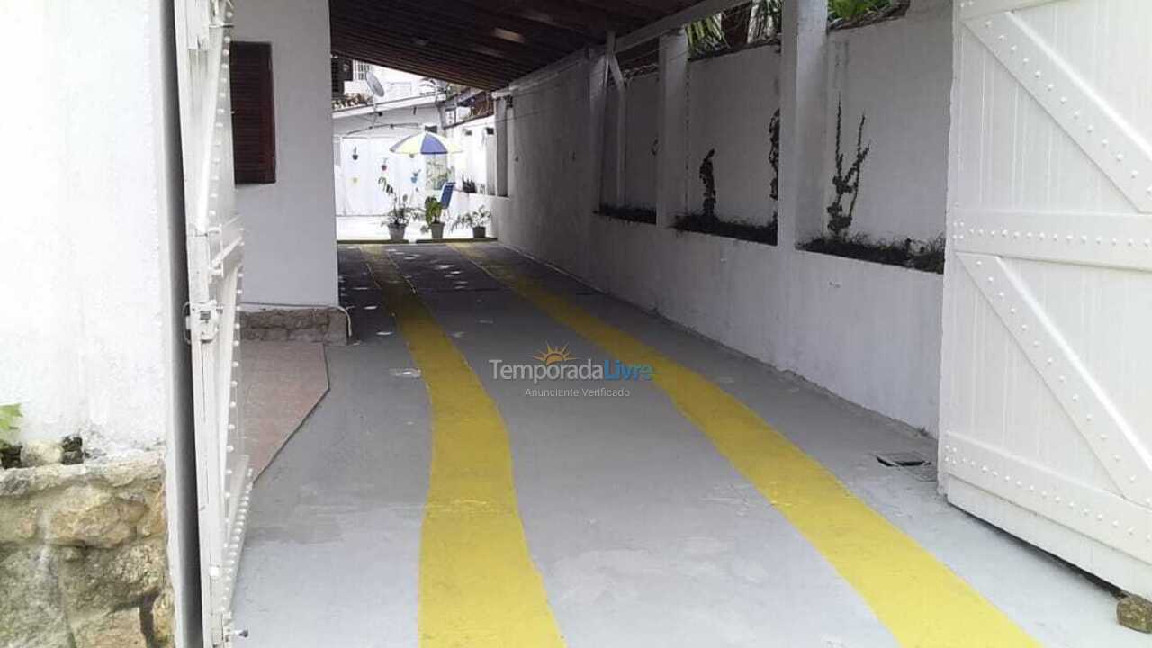 Casa para alquiler de vacaciones em Ubatuba (Praia do Lázaro)