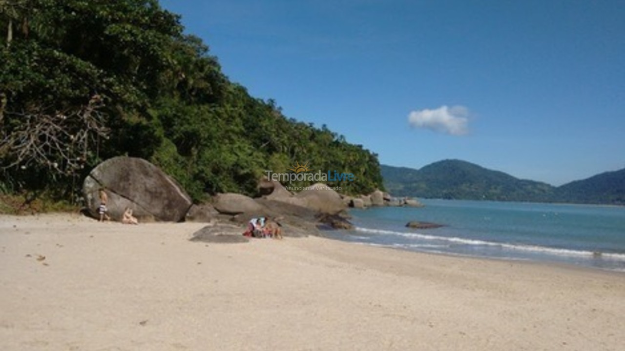 Casa para alquiler de vacaciones em Ubatuba (Praia do Lázaro)