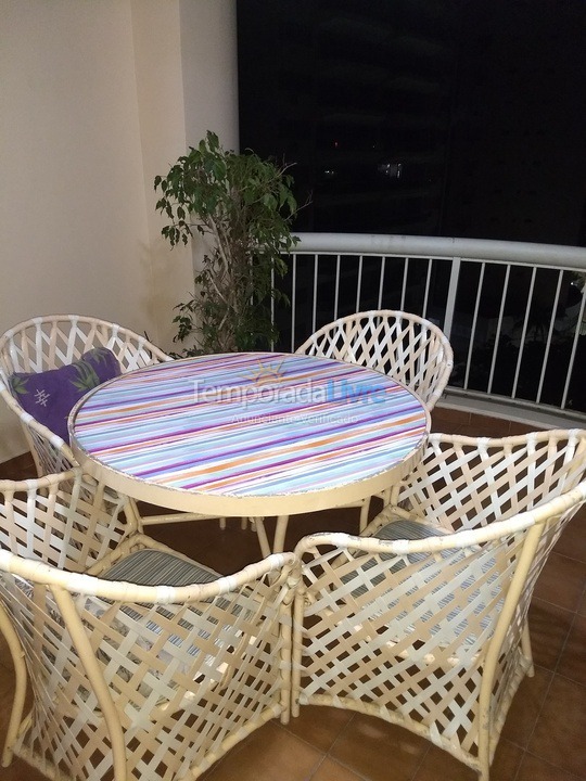 Apartamento para aluguel de temporada em Guarujá (Pitangueiras)