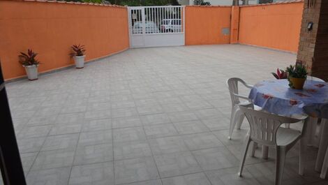 House 04 rooms, located 80 meters from the sea