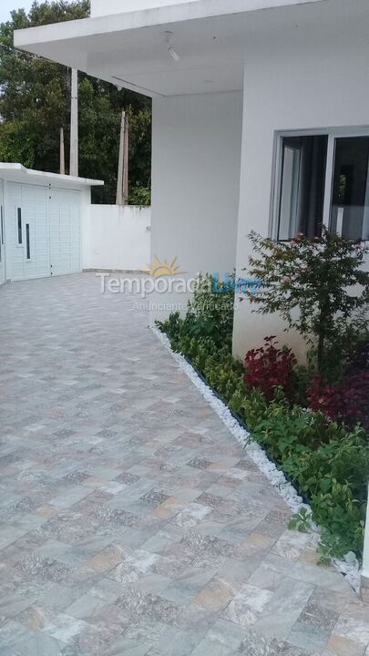 Casa para aluguel de temporada em Bertioga (Praia de Guaratuba)