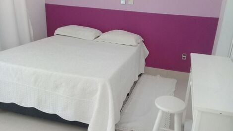 Aluga uma bela casa com piscina