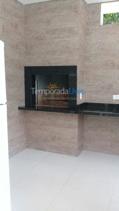 Casa para aluguel de temporada em Bertioga (Praia de Guaratuba)