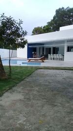 Aluga temporada com uma bela piscina 