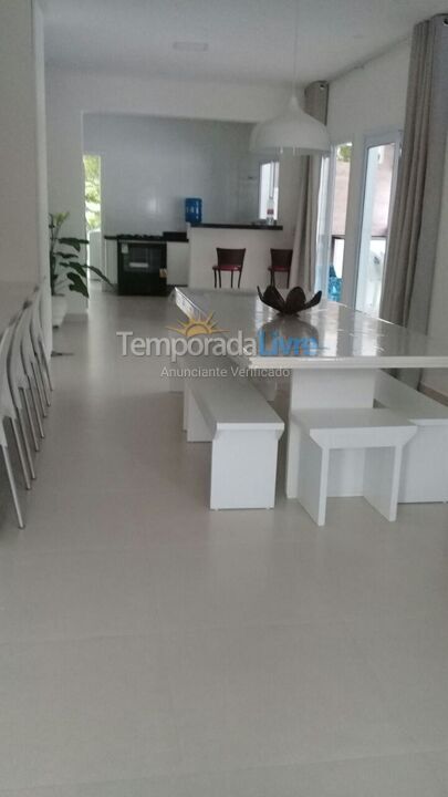 Casa para aluguel de temporada em Bertioga (Praia de Guaratuba)