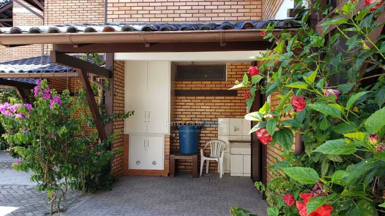 Casa para aluguel de temporada em Florianopolis (Canasvieiras)
