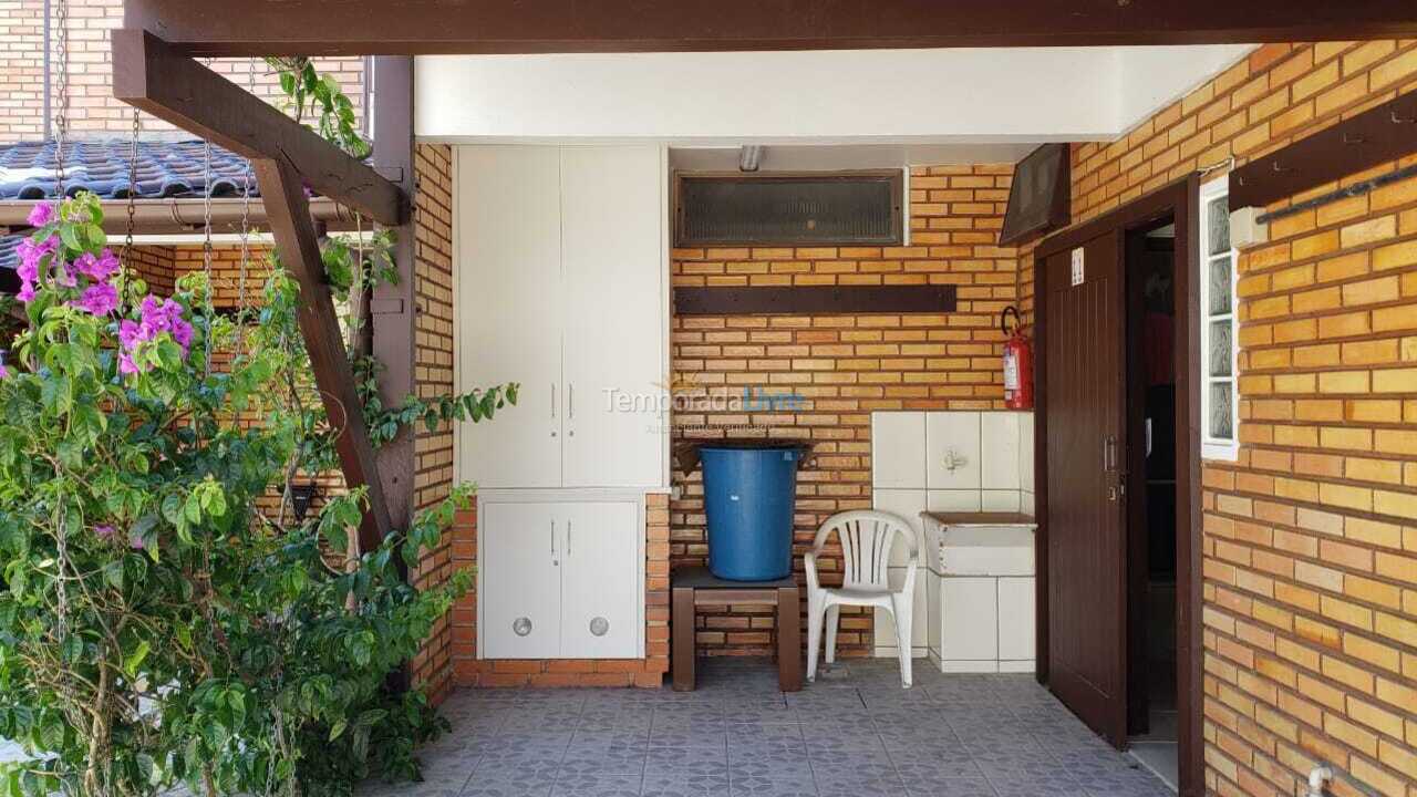 Casa para aluguel de temporada em Florianopolis (Canasvieiras)