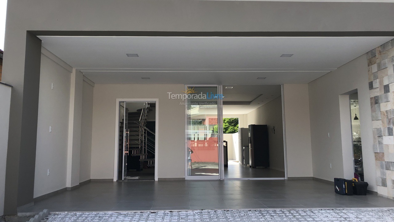 Casa para aluguel de temporada em Bombinhas (Mariscal)