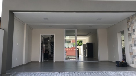 Casa próxima ao Calçadão praia Mariscal