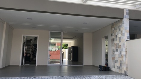 Casa próxima ao Calçadão praia Mariscal