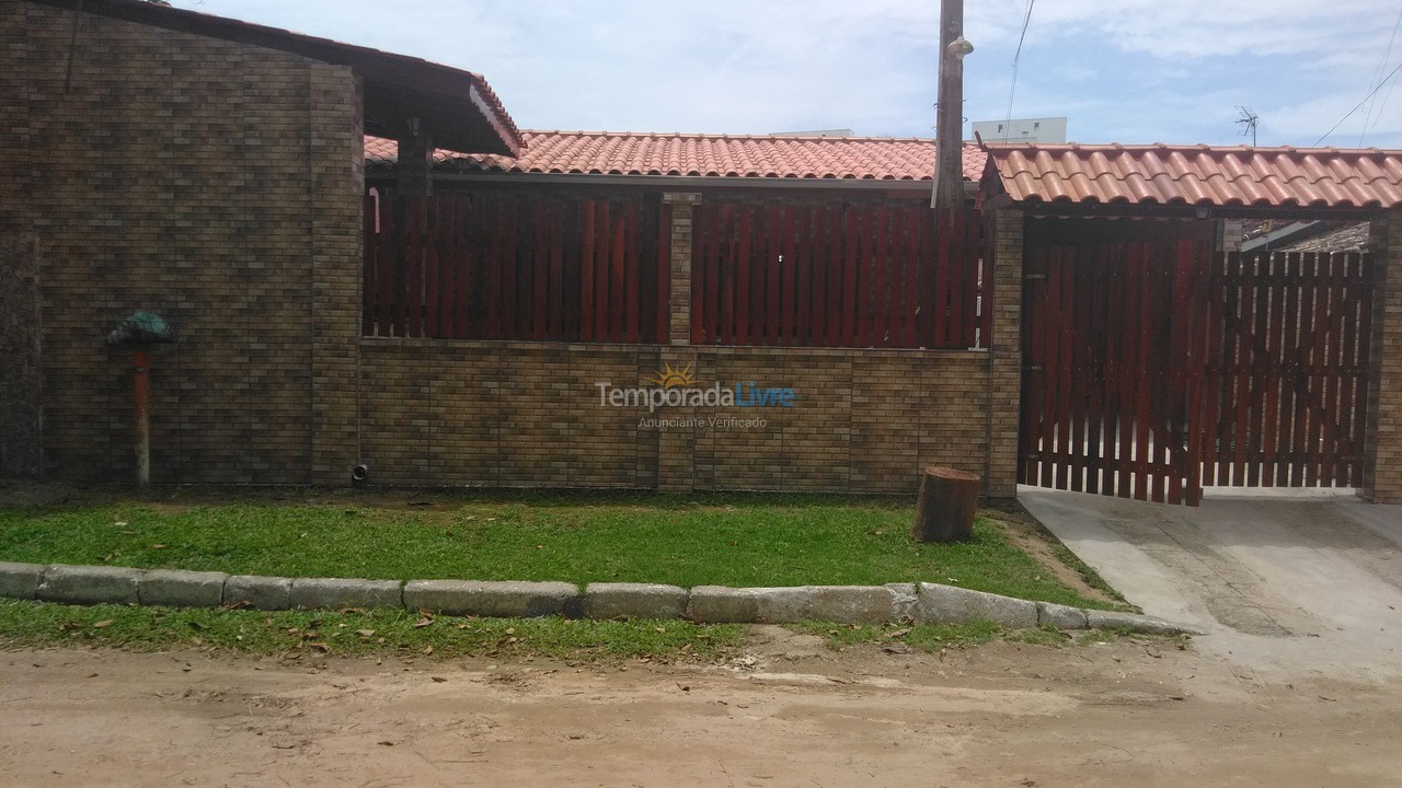 Casa para alquiler de vacaciones em Ubatuba (Praia das Toninhas)