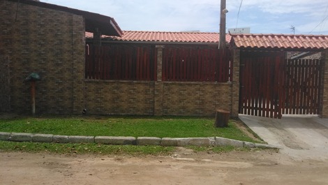 CASA DE TEMPORADA UBATUBA PRAIA DAS TONINHAS