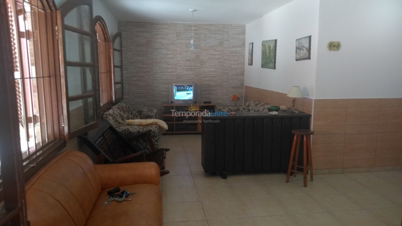 Casa para alquiler de vacaciones em Ubatuba (Praia das Toninhas)