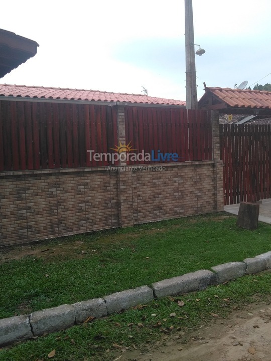 Casa para alquiler de vacaciones em Ubatuba (Praia das Toninhas)