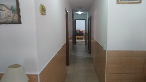 Corredor acesso aos quartos  E cozinha 