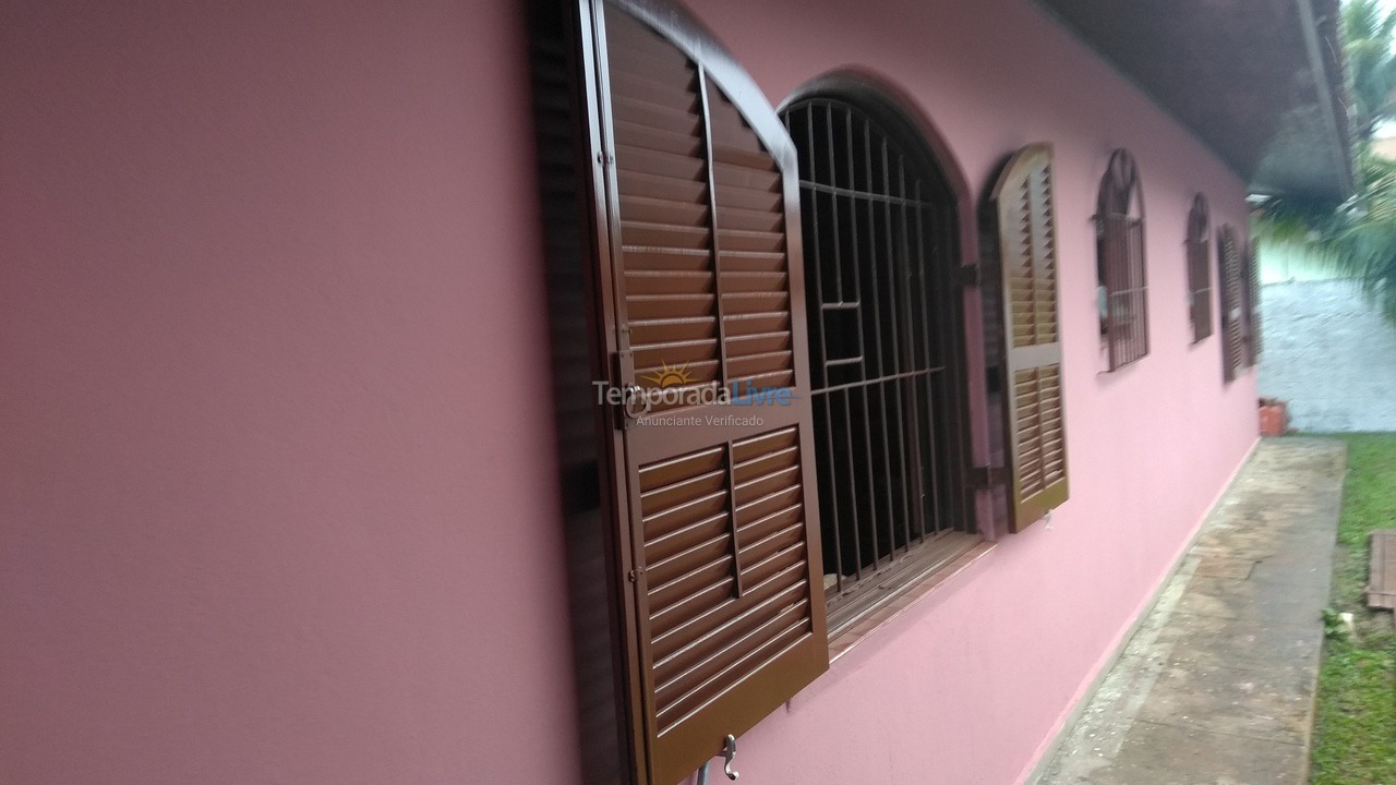 Casa para alquiler de vacaciones em Ubatuba (Praia das Toninhas)