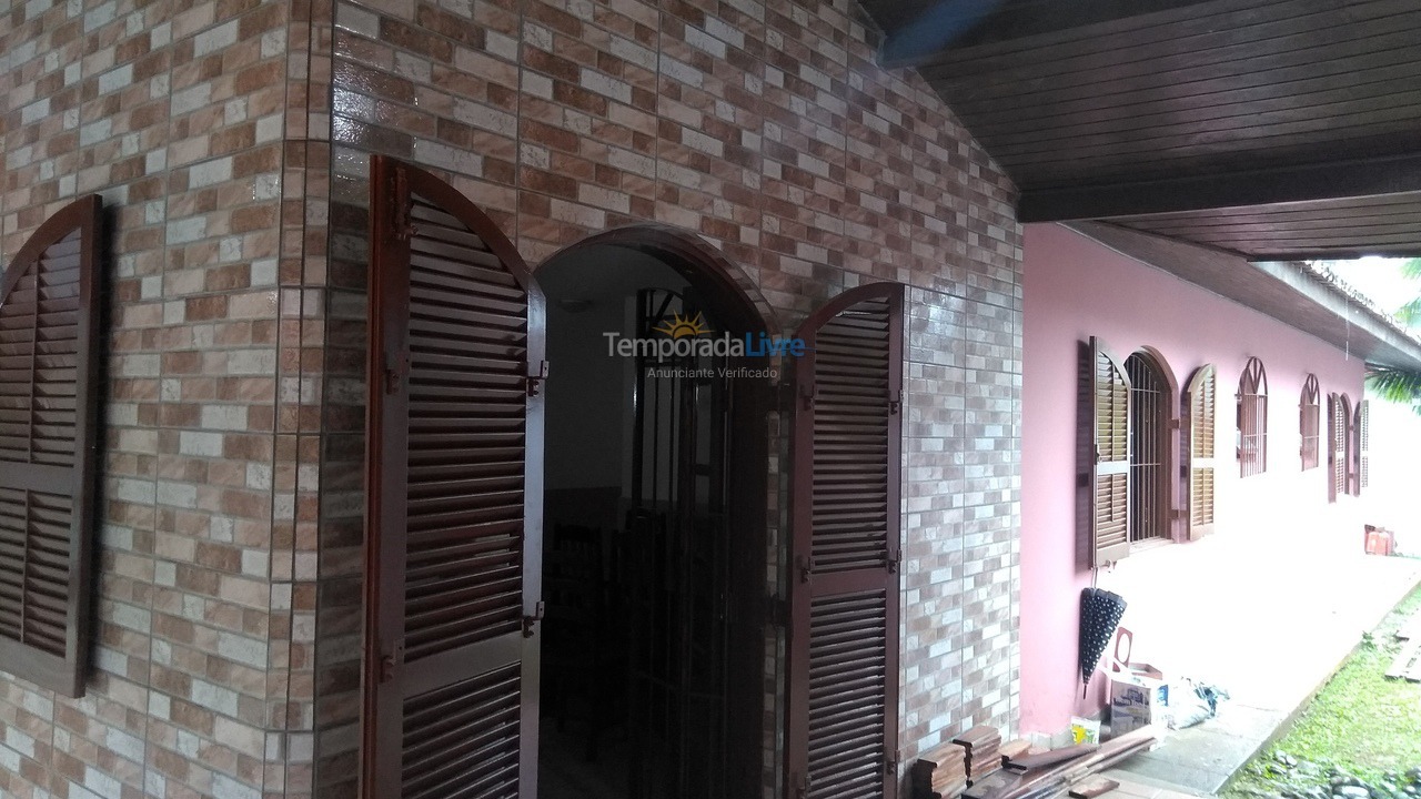 Casa para alquiler de vacaciones em Ubatuba (Praia das Toninhas)