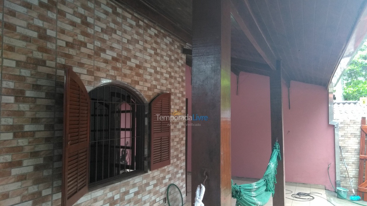 Casa para alquiler de vacaciones em Ubatuba (Praia das Toninhas)