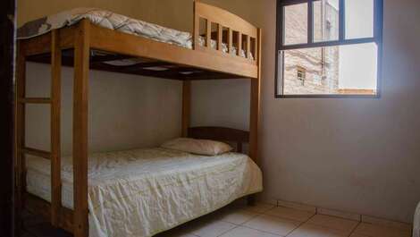 Quarto solteiro com beliche