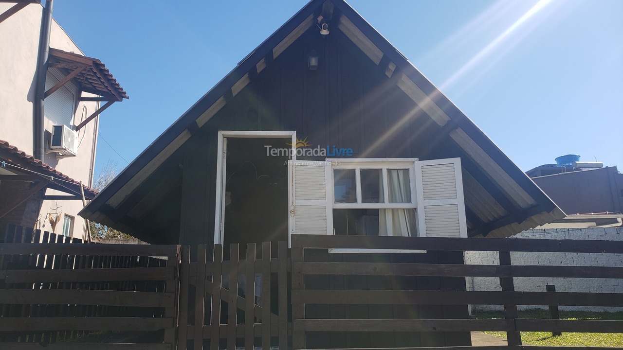 Casa para aluguel de temporada em Passo de Torres (Praia dos Molhes)