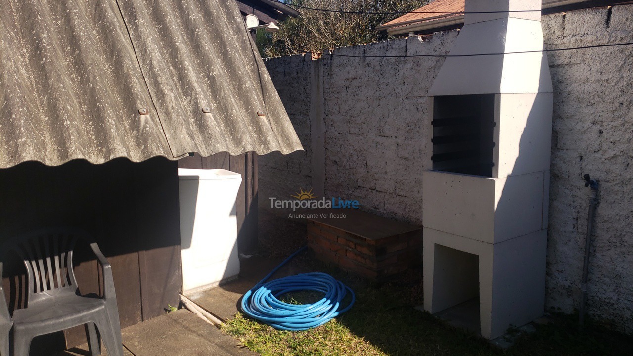Casa para aluguel de temporada em Passo de Torres (Praia dos Molhes)