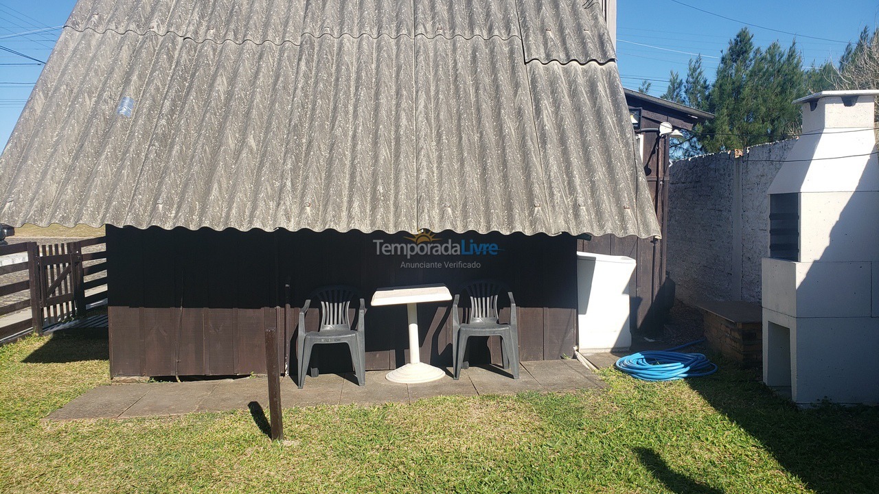 Casa para aluguel de temporada em Passo de Torres (Praia dos Molhes)