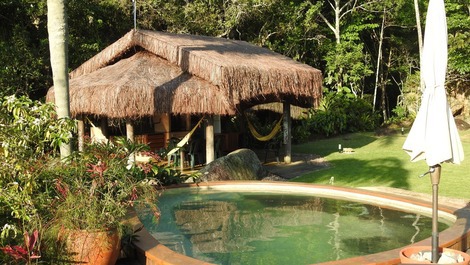 Piscina aquecida com hidromassagem