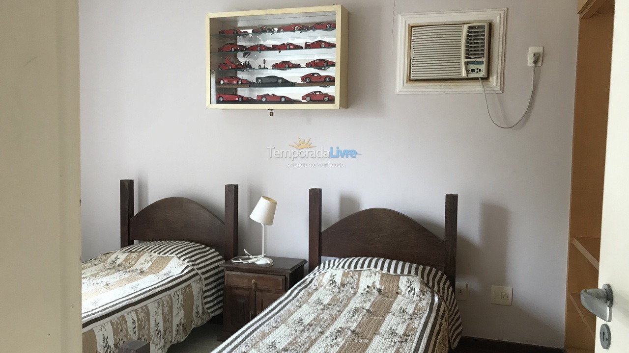 Casa para aluguel de temporada em Guarujá (Praia do Pernambuco)