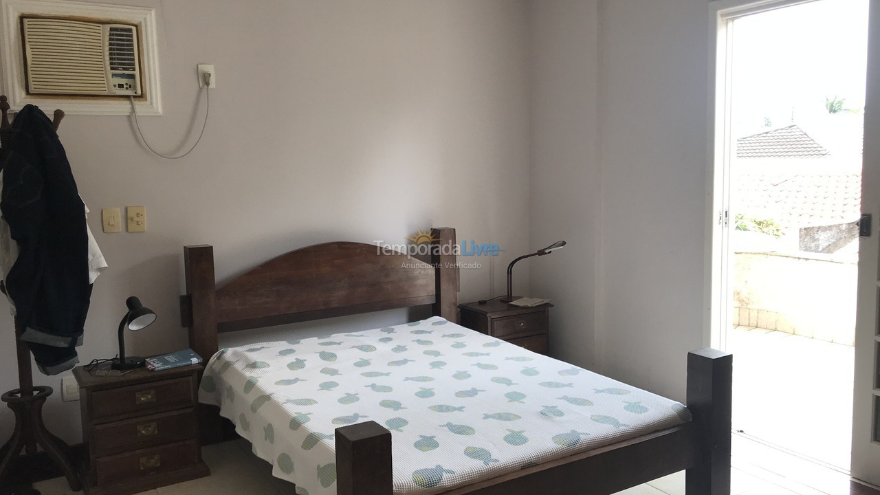 Casa para aluguel de temporada em Guarujá (Praia do Pernambuco)