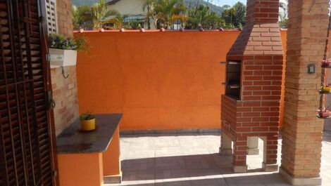 House 04 rooms, located 80 meters from the sea